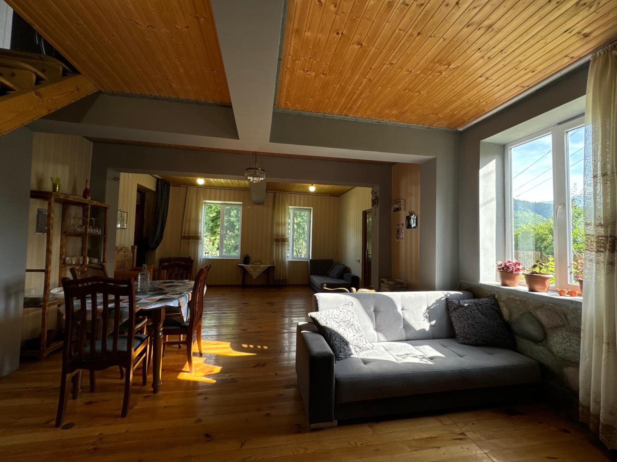 Barbara'S Eco-Cozy Guesthouse Mestia Exteriör bild